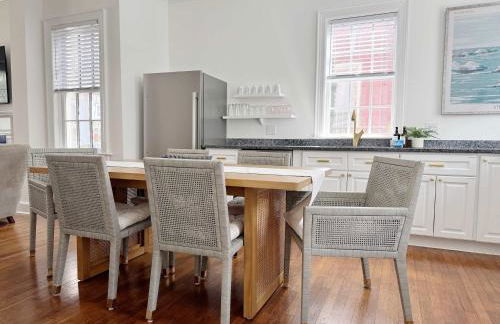 Classy 3-Story Downtown Apt - Great Location - Foto 38