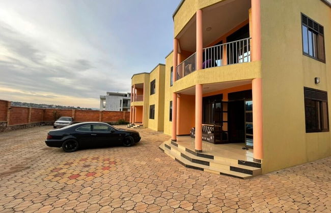 The Mugabi's Spacious Private Room - Foto 42