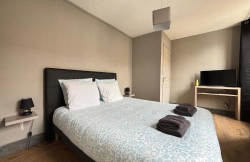 Embruns maison spacieuse rénovée 5 ch 3 sdb 2 WC belle terrasse aménagée barbecue à 250 m de la plage en plein centre d' Arromanches au coeur des plages du débarquement, proximité de Bayeux - Foto 41