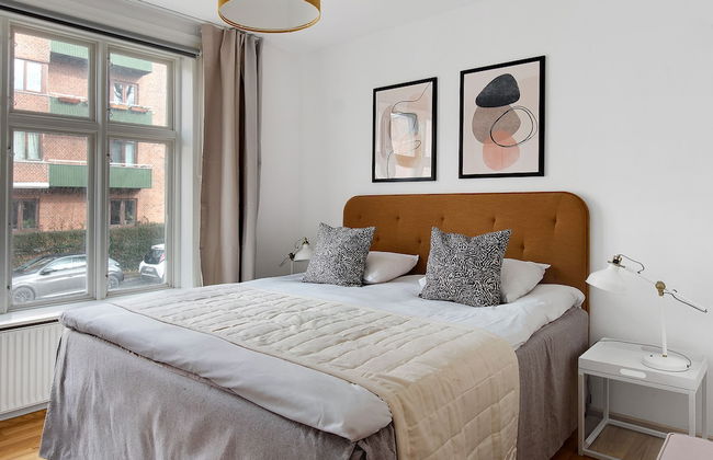 Sanders Constantin - Chic 2-bdr Apt With Balcony - Foto 5