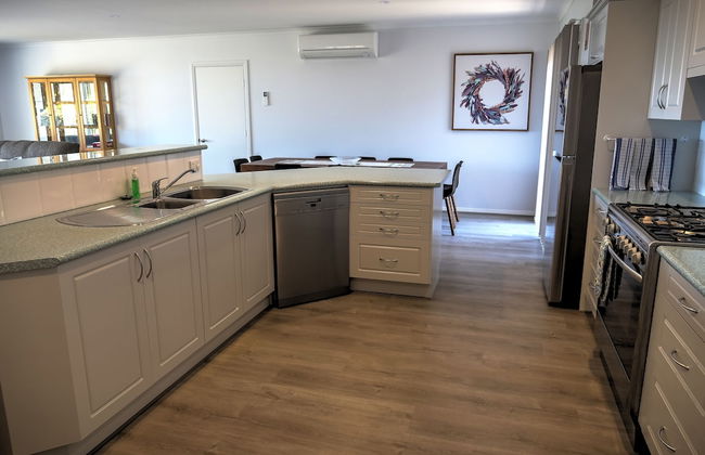 Emu Bay Holiday Homes - Photo 32