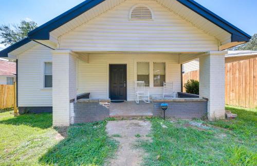 17 Mi to Birmingham Renovated Home with Deck - Foto 3