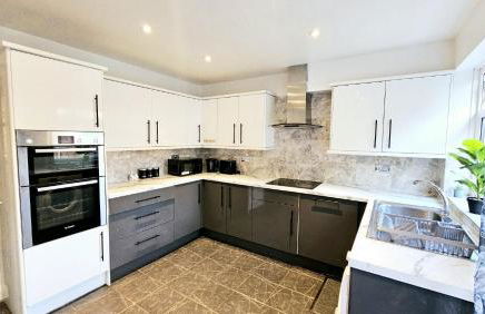 3 BEDROOM, FREE PARKING, WiFi, COSY, 5-BED HOUSE WITH GARDEN - Foto 26