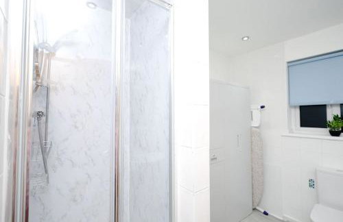 Cozy Place in Salford, Sleeps 8, 4 Bedroom, 5 Beds - Foto 17