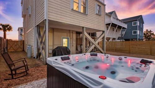 Bombastic Home - Steps to Beach - GameRm - Hot Tub - Pet Friendly - Foto 5, sunbed