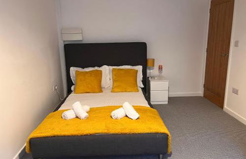 Superb modern flat in Northampton, parking &EV - Photo 4