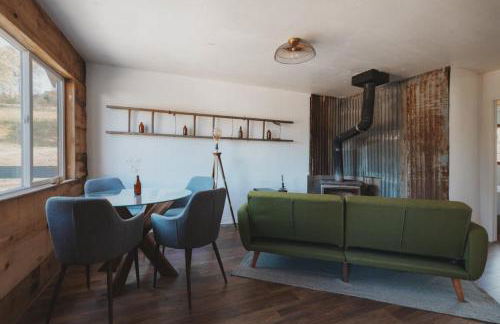 Secluded rustic 2-bedroom cabin on private land - Photo 6