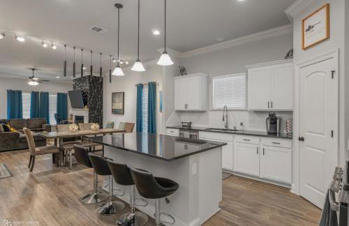 Modern Regional Art Gallery Home - Spacious & New! Tv in each room - Foto 14