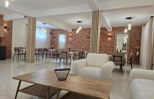 Dwór Bysina - Foto 42