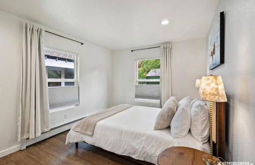 Downtown Retreat: Convenient Family Cottage - Foto 13