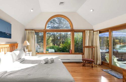 Spacious Home with Direct Pond Access! - Foto 16