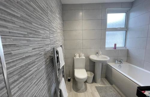 Modern Luxury 3 bed house - Foto 15