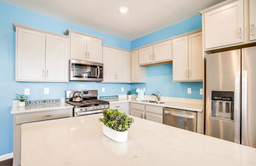 Pool Access and Beach Shuttle Millville Townhome! - Foto 8