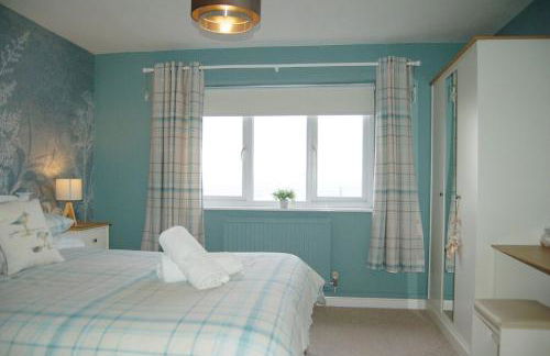 Sound of the Sea, beach front Bungalow with hot tub, in Tywyn - Foto 36