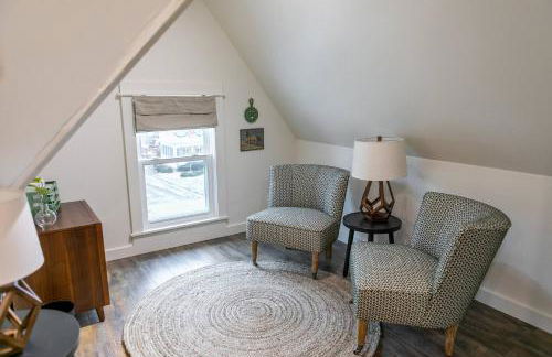 Charming Historic Upper | Walk to Downtown, Lakes - Foto 13