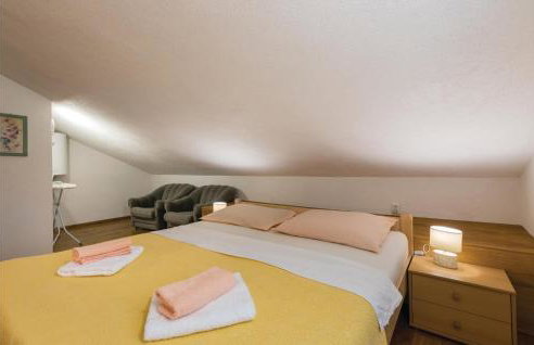 Amazing Home In Ostrobradic - Foto 28