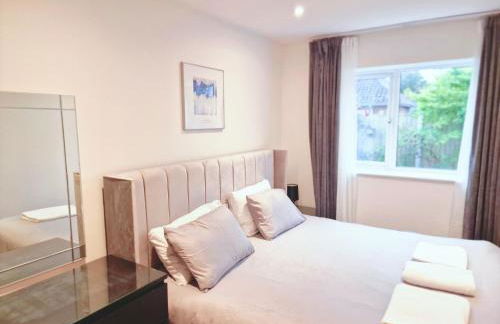 Luxurious Home in Chester a Beautiful Sanctuary - Photo 15