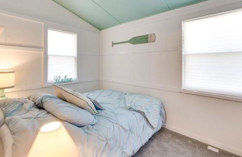 Walk to Lake Nautical Akron Cottage with Deck! - Foto 22