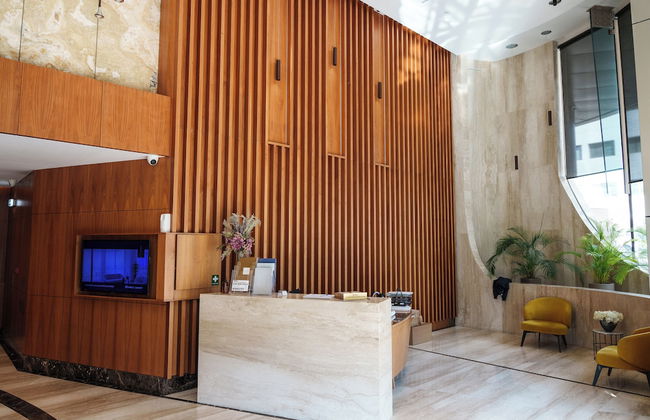 WealthyStays Skyhigh Central - Photo 2