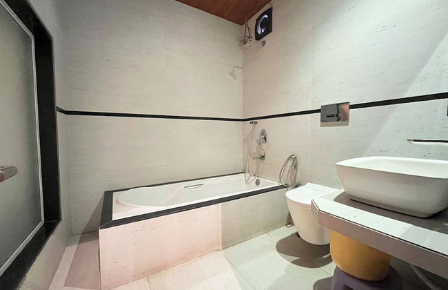 The Saroja Grand Villa Resorts - Photo 27