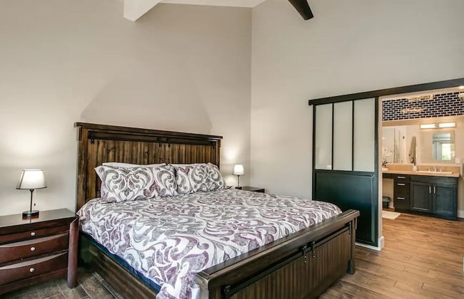 Spectacular Hilltop Home W/resort Like Backyard! - Foto 10