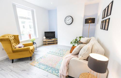 Hebden Bridge Haven - Stylish, Cosy, Canal Side, Pet Friendly - Photo 11