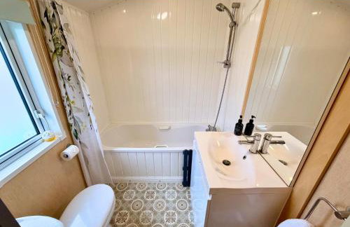 Hot Tub Lodge, Panoramic Views & Free Golf, Dog Friendly - Foto 43