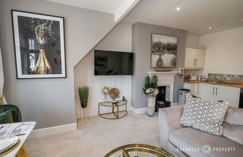 Park Views by Grandeur Property - Photo 16