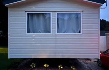 Shamrocks Cove Caravan - Award-Winning Coastal Retreat - Foto 6