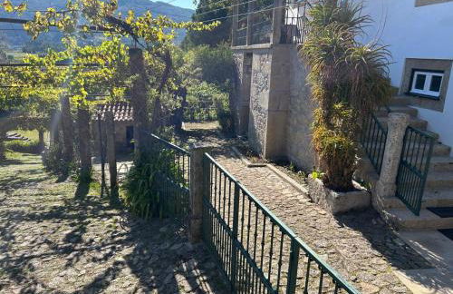 Swimming Pool Bedroom at Casa dos Macieis, Camino Santiago direct access & Optional Agritourism - Foto 25