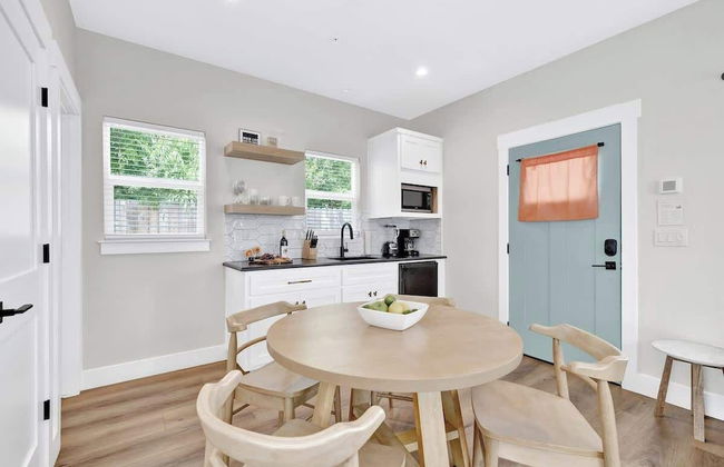 The Grove-c With Hot Tub - Walk to Main Street - Foto 5