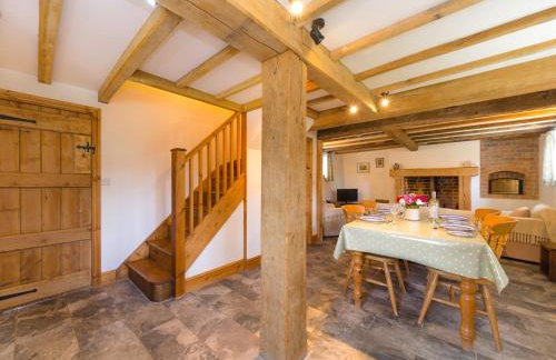 Stone House - Photo 8