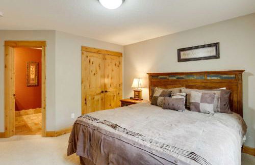 Indoor Entertainment Forested Sunriver Retreat! - Foto 20