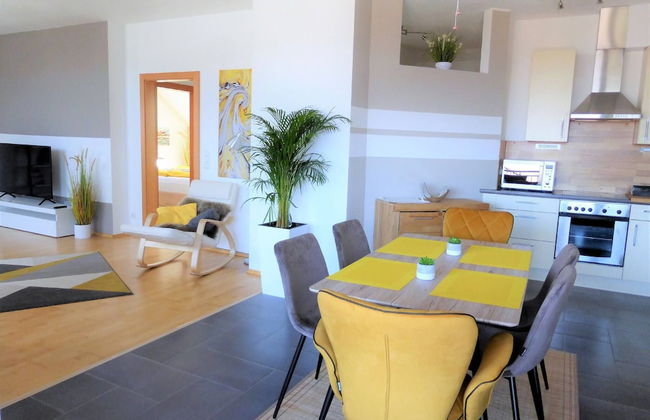 Apartment With Amazing Lake- and Mountain View - Photo 6