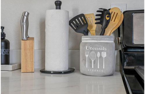 Cozy Historic Gem: 5 Mins to Downtown SA - Foto 10