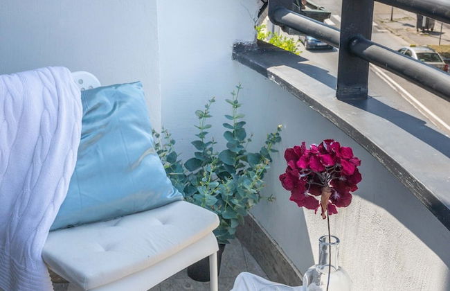 Cozy and Bright Studio Near City Center - Photo 11