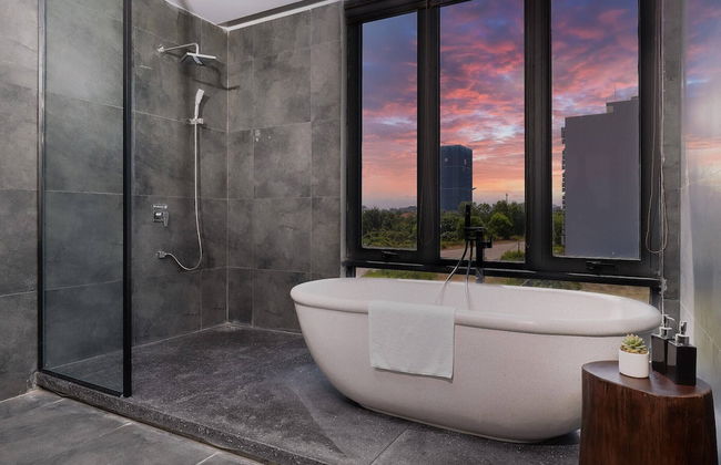 Modern 2 Bdr Apt, Large Living Room, High Speed Wifi - Photo 11