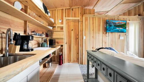 Waterfront 1BR on Working Farm with Deck and View - Foto 5, minibar