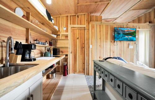 Waterfront 1BR on Working Farm with Deck and View - Foto 5