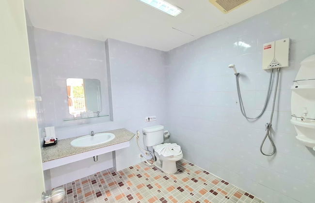 Baan Bonsuan Hill Guesthouse - Photo 8