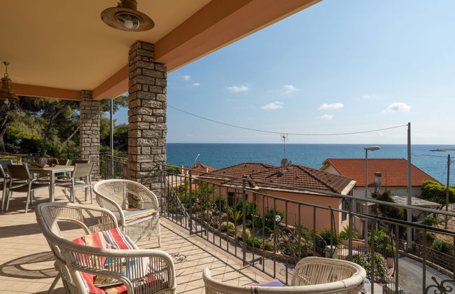 3 bedroom House in Cipressa with garden and terrace - Photo 35