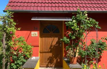 Villa Kunterbunt: Urgemütlich und fast perfekt - Foto 6