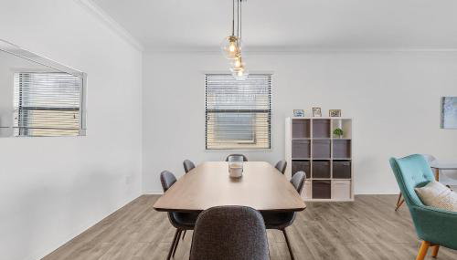 Enchanting 3 Bedroom Home Waterfront Pool and Spa - Foto 4