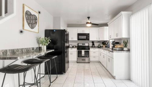 Fly In Style! Charming Townhome 6 Mins from RIC! - Foto 4, stove, pet friendly, toaster