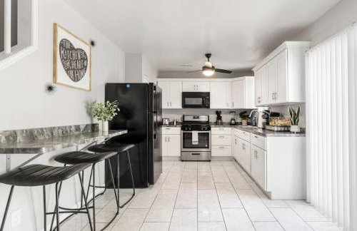 Fly In Style! Charming Townhome 6 Mins from RIC! - Foto 4