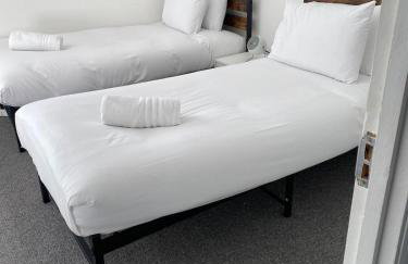 Large 6BR Home Sleeps 12 Free Parking & WiFi - Foto 39