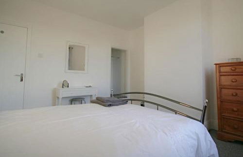 Charming 3-Bed House in Whitwell village - Photo 21