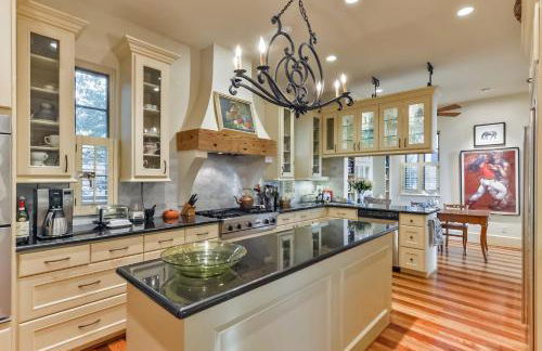 Elegant French Patio Home with Private Pool - Foto 5