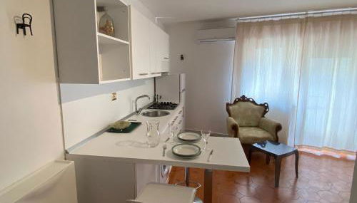 Piccolo appartamento nel centro storico di Montauro - Foto 4