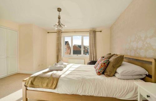 Spacious 4 Bedroom Warrington House with Free Parking Perfect for Contractors, Families and Business Guests - Foto 7